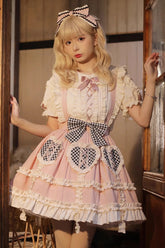 Robe à bretelles Sweet Lolita avec jupe à volants en forme de cœur rose Dorothy et nœud papillon